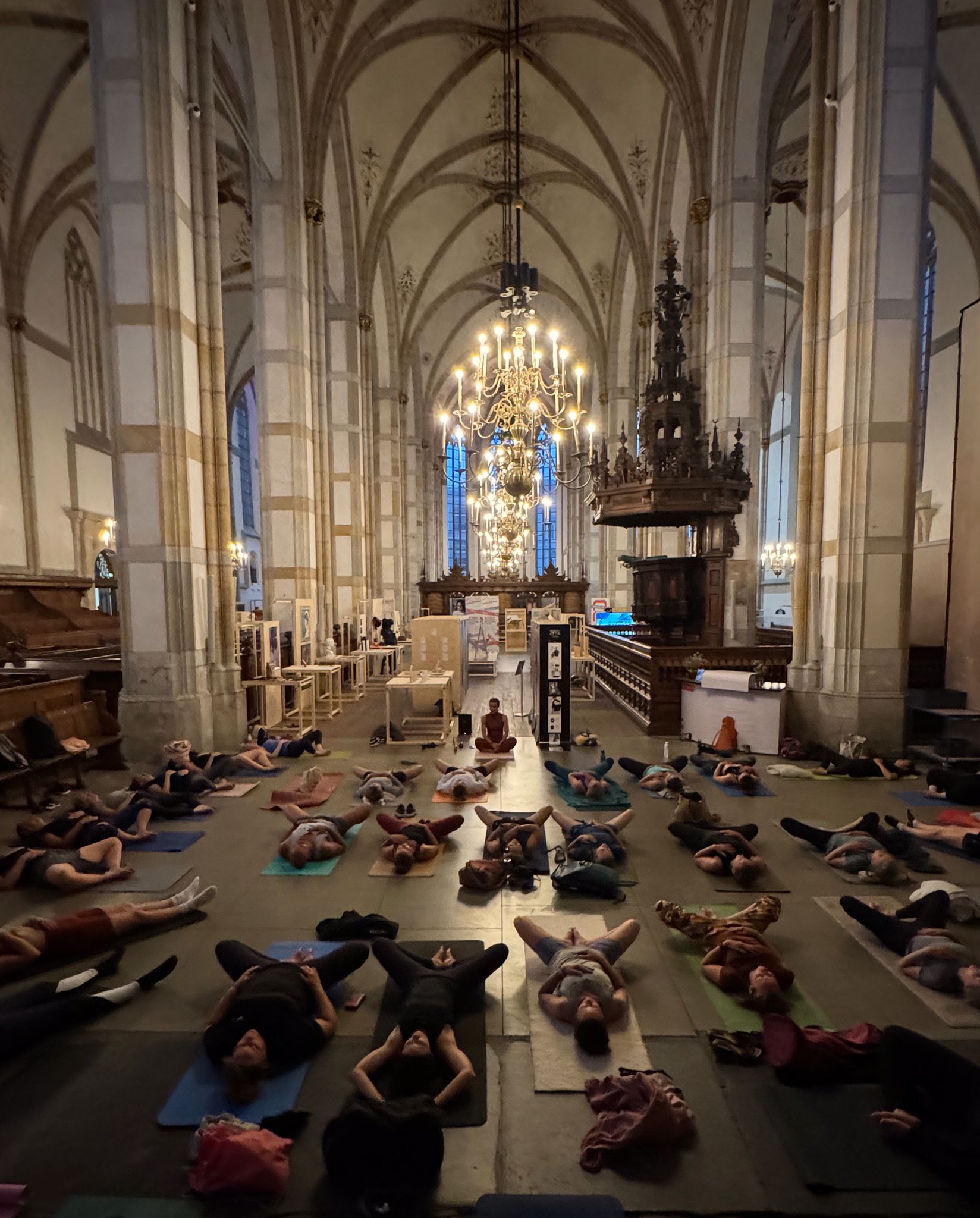Yoga XL voor 3FM Serious Request in academiehuis